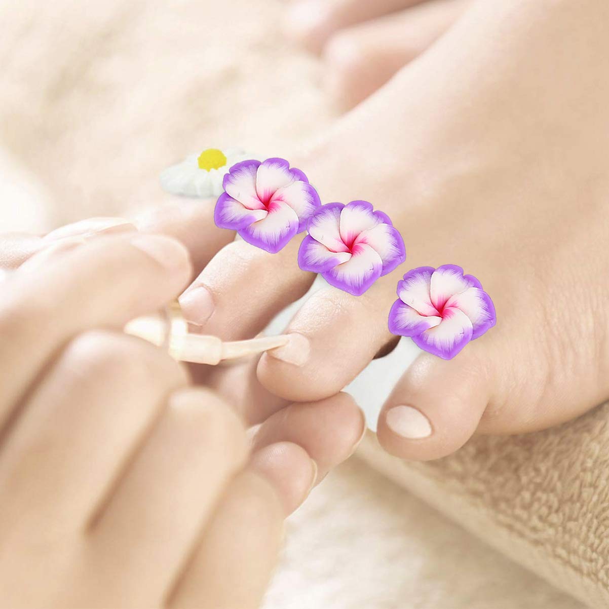 Beaupretty 16 Pieces Manicure Separator Silicone Flower Shape Spacers Divider Reusable Toenail Stretchers Cushions for Women Men