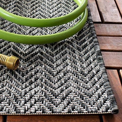 SAFAVIEH Courtyard Outdoor Square Rug 4', Modern Black & Beige CY8022-36621 - Image 4