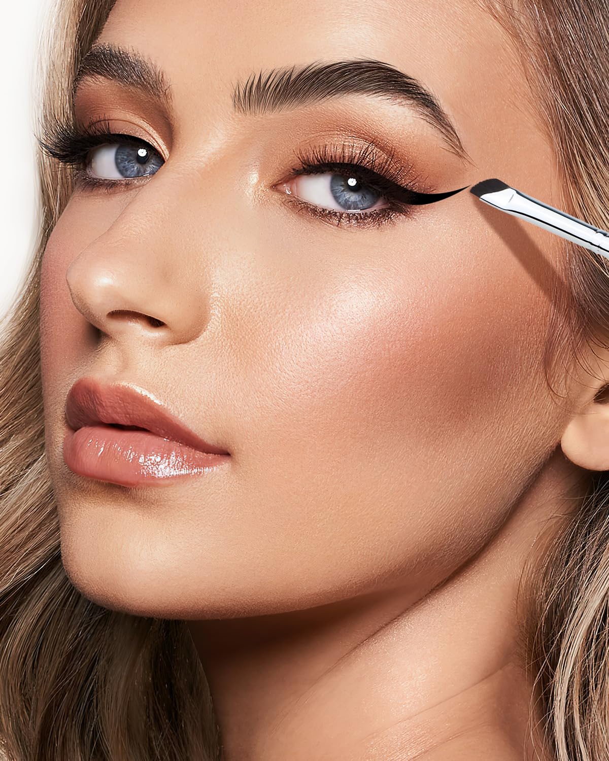 Eyeliner Brush, EIGSHOW Sickle Angled Gel Eyeliner Makeup Brush for Precise Eye Liner, Eyebrow, Eyelid with Ultra Thin Curved Vegan Bristles (E865)