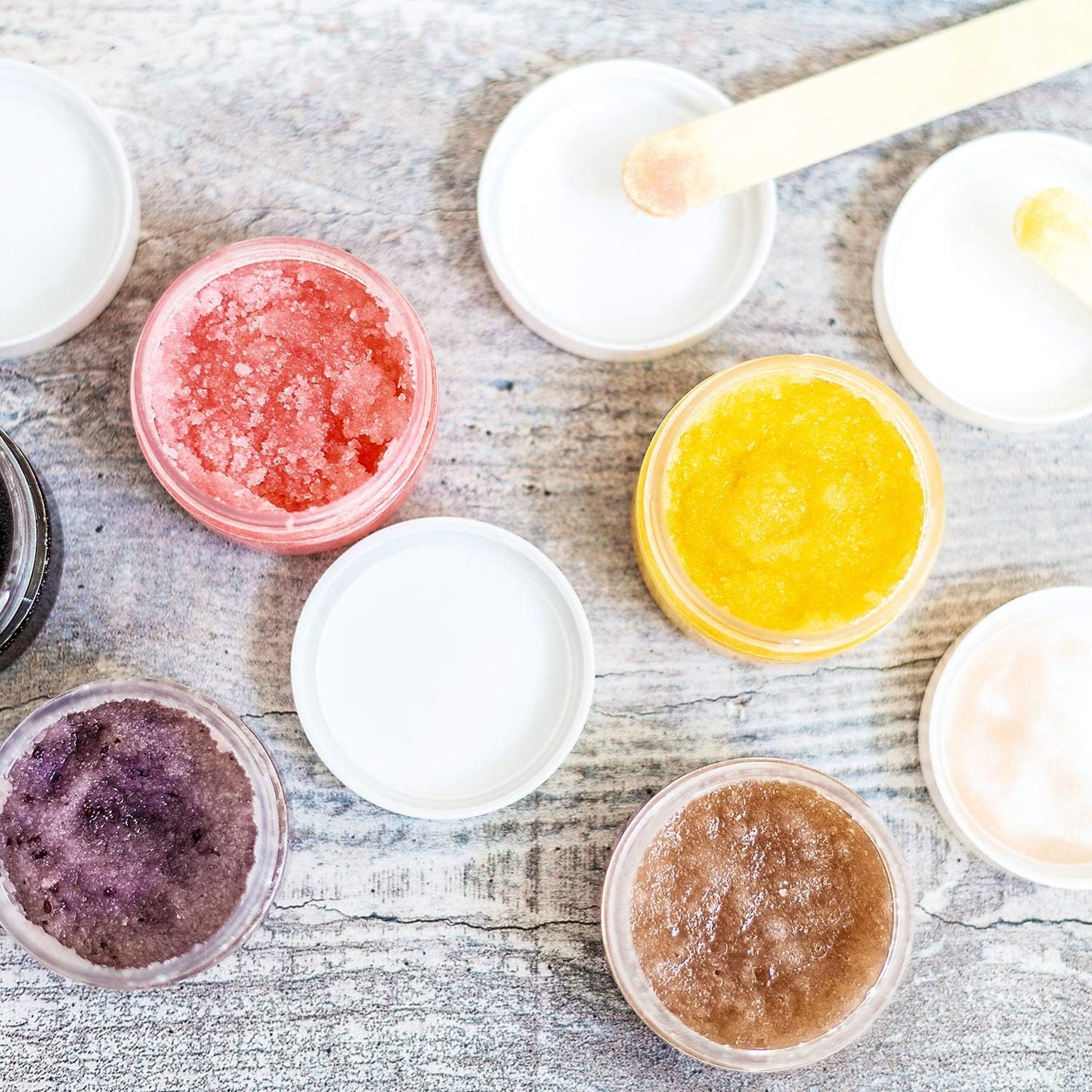 SATINIOR 24 Pieces Empty Clear Plastic Jars with Lids Round Storage Containers Wide-Mouth for Beauty Product Cosmetic Cream Lotion Liquid Butter Craft and Food (White Lid, 4 oz)